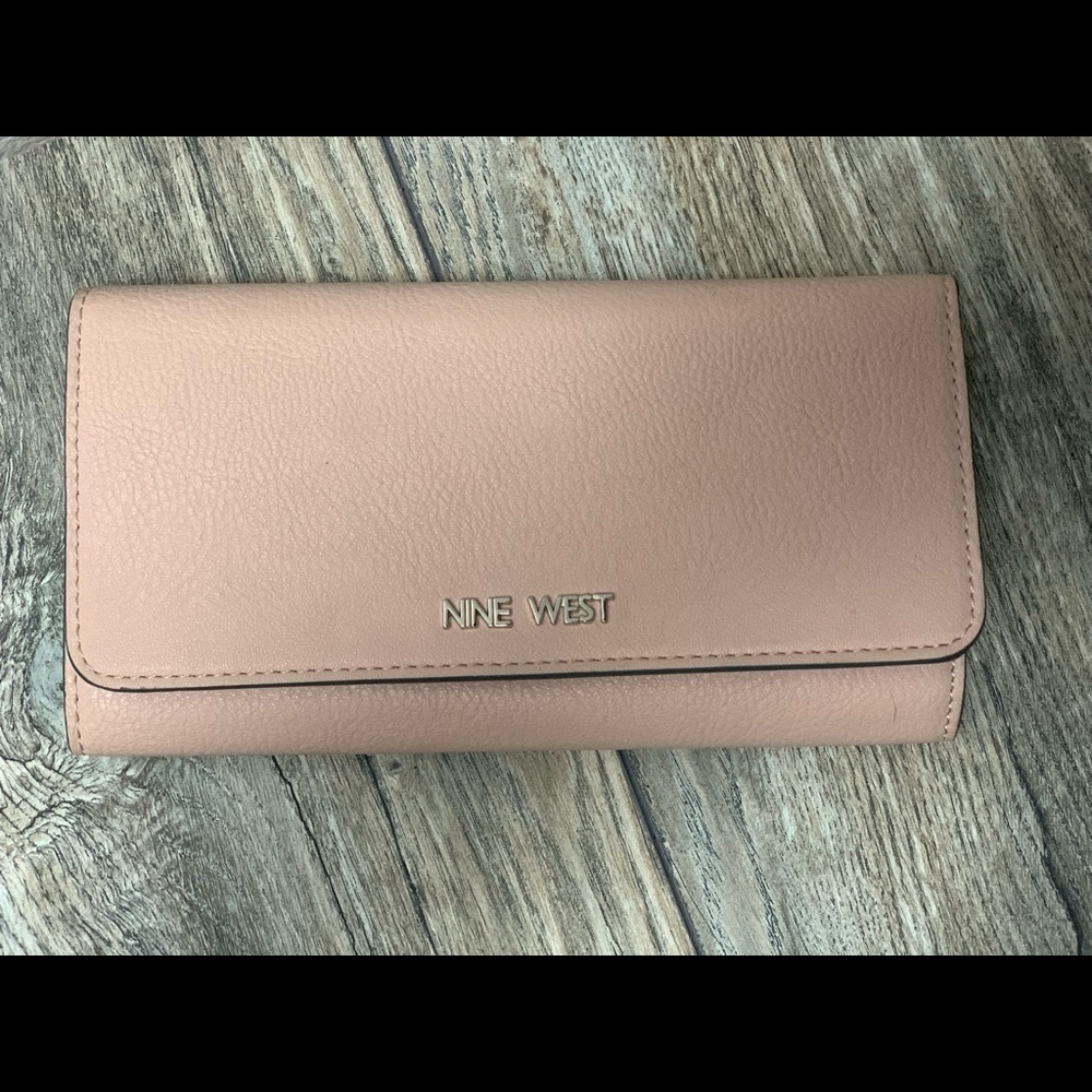 Nine West wallet